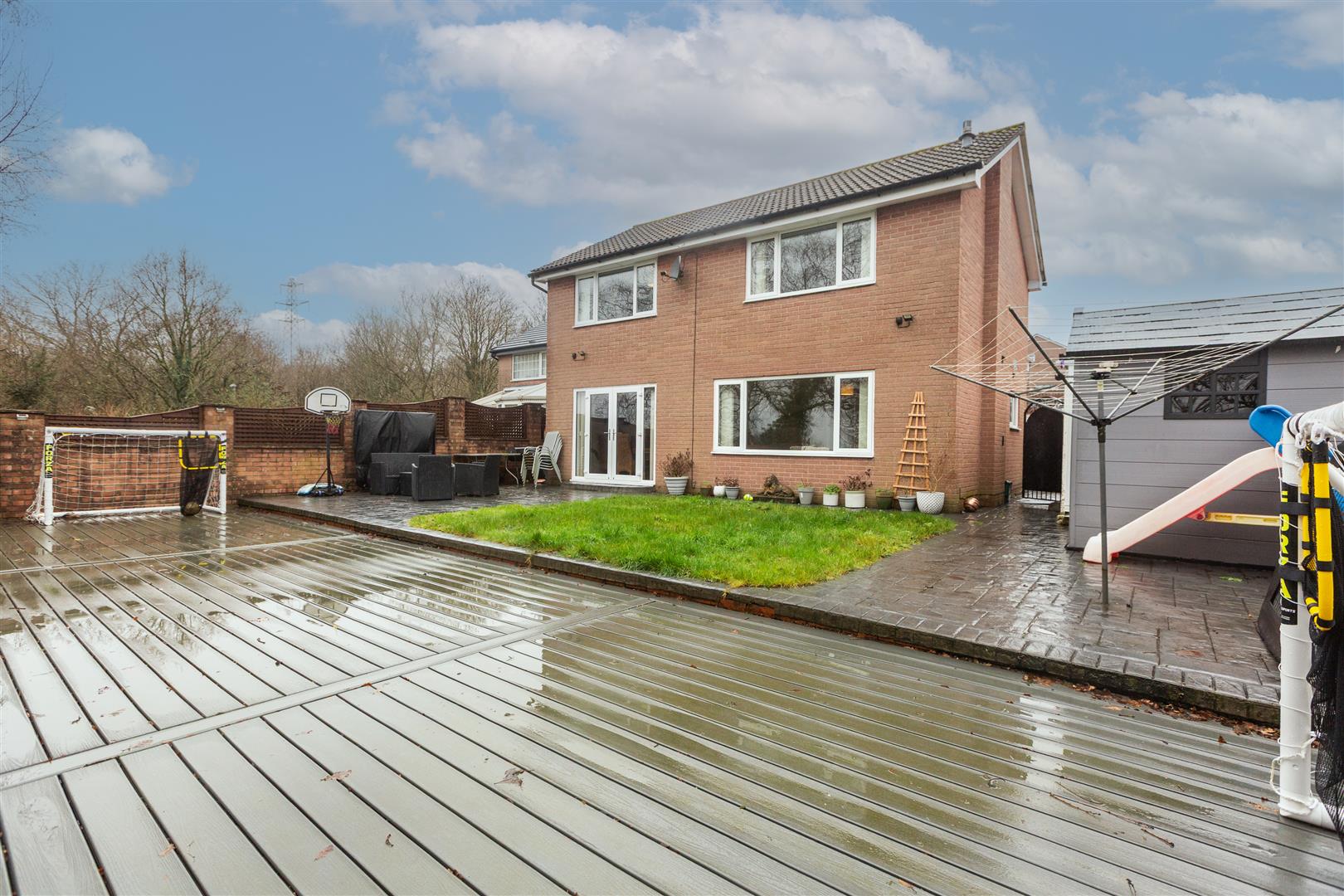 Heol Treffynnon, Parc Gwernfadog, Swansea, SA6 6SE